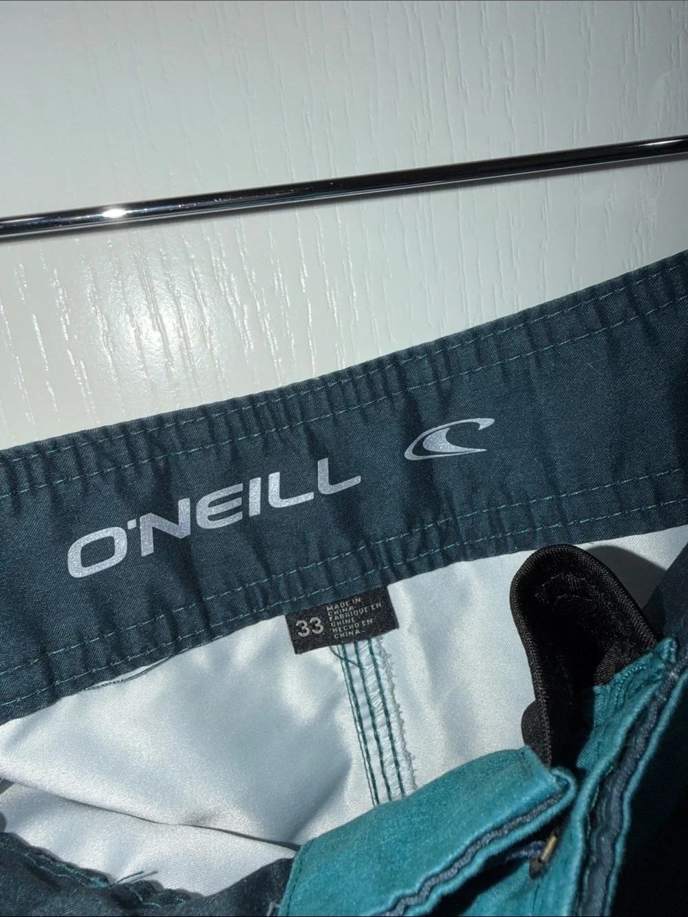 O'Neill Teal, Navy & Orange Striped Men's Boardshorts size 33” vacation beach